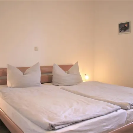 Roter Erik App 2, Eg Li Apartament *