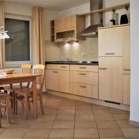 Roter Erik App 2, Eg Li *